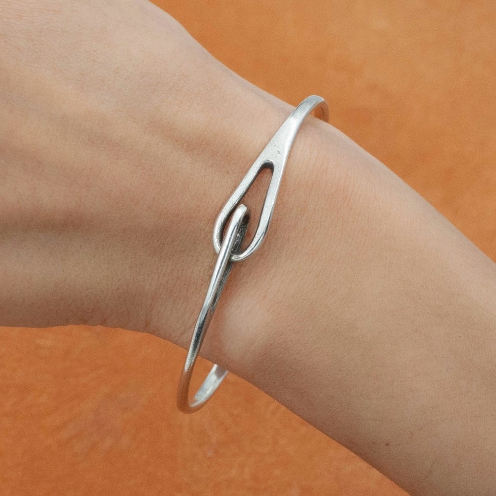 Vintage Tiffany & Co. Infinity Loop Bangle